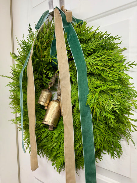 Fresh PNW cedar wreath handcrafted in Oregon
Minimalist cedar Christmas wreath delivered to front door
Sustainable evergreen cedar wreath with natural foliage
Cedar wreath packaged securely for holiday delivery
PNW cedar wreath greenery close-up
