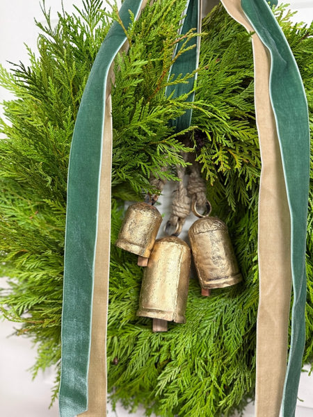 PNW Cedar Fresh Christmas Wreath – Minimalist Evergreen - Cork & Leafchristmas wreaths12 Inch