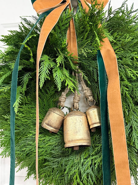PNW Cedar Fresh Christmas Wreath – Minimalist Evergreen - Cork & Leafchristmas wreaths24 inches