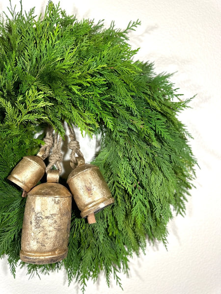 PNW Cedar Porch Set – Fresh Cedar Wreath & 10 ft Cedar Garland - Cork & LeafHoliday BundlePNW Cedar 24"