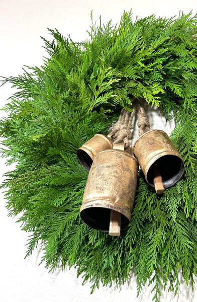 PNW Cedar Wreath - Eco-Friendly Fresh Christmas Wreaths for Delivery - Cork & Leafchristmas wreaths22 inches